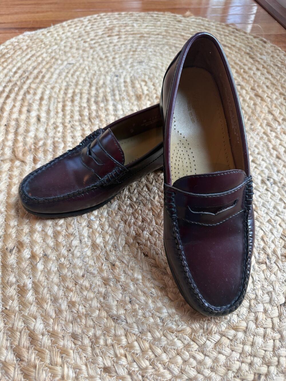 Vintage G.H. Bass & Co. Weejuns Diane penny loafer in burgundy leather Women’s 7